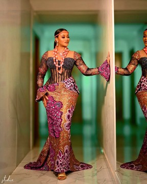 Robe corset ajustée en Ankara | Élégante robe de sirène en imprimé africain | Tenue nigériane pour mariage et soirée