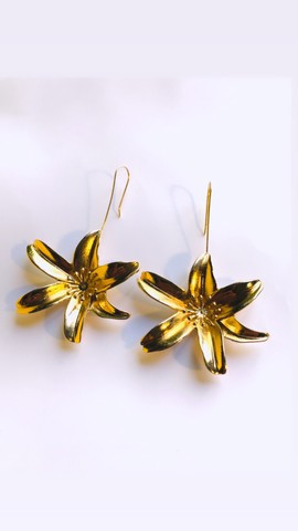Beautiful pairs of ylang ylang curls