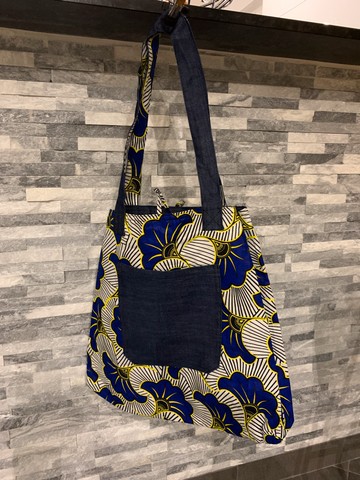 Reversible tote bag