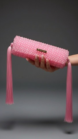 Pochette cylindrique à pompons Rosé Radiance, fabriquée en Afrique, sac à main perlé