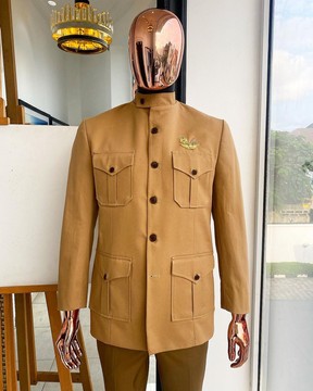 Une veste à quatre poches marron Oxford Troops à tussock