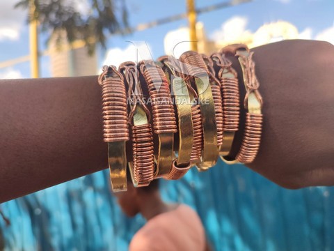 Bracelets en laiton africains, bracelets de manchette, bracelets de manchette en laiton