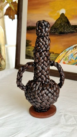 Décoration/ Art Vanille bourbon tressée: Carafe / Madagascar/ Collection VAVASAHA"