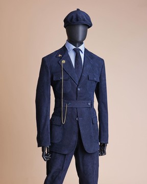Un velours côtelé "Combat" bleu marine, costume saharien 3 boutons