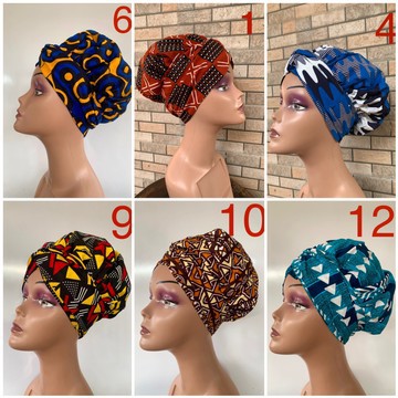 Lot (2) of 6 scarf hats (€10/unit)