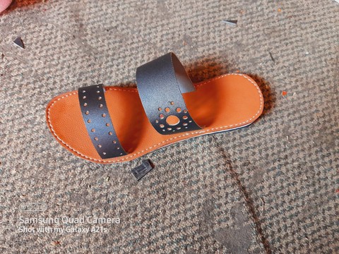 Handcrafted Women’s Dual-Tone Leather Sandals – Tan &amp; Black Slides