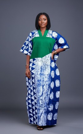 Robe longue élégante à motifs bleus et verts - Design batik unique