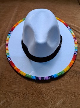 Chapeaux Fedora, chapeaux africains perlés, chapeaux femmes
