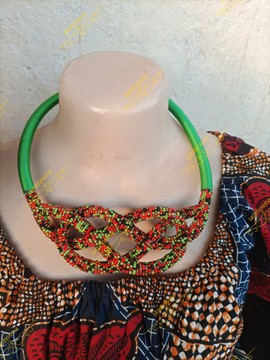 Collier perlé, collier femme, tour de cou Maasai, collier perlé africain, collier moderne