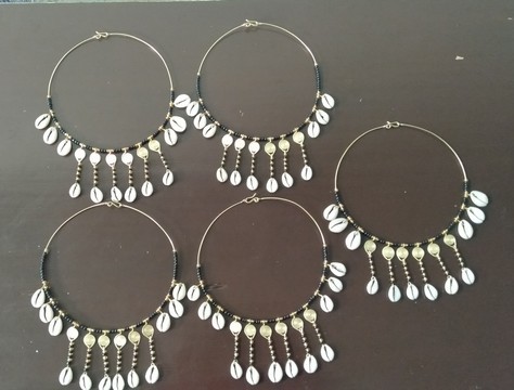 Cowries shell necklaces, brass necklaces, beads necklaces, wholesale necklaces.