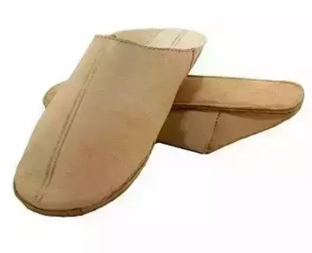 Slippers in original beige leather handmade for men