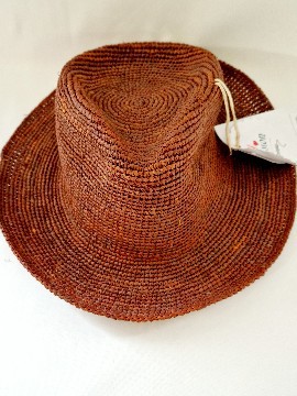 Chapeau en raphia