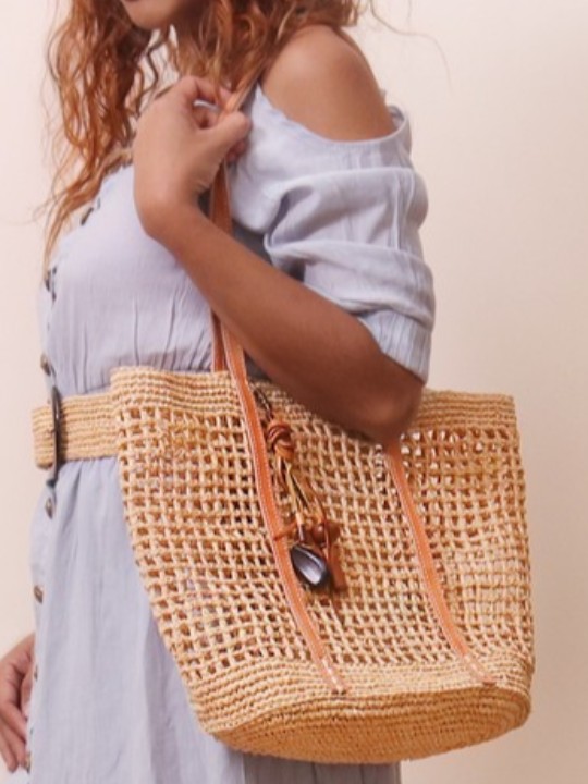 Hand crocheted beach bag; Raffia bag with horn and wood ornament