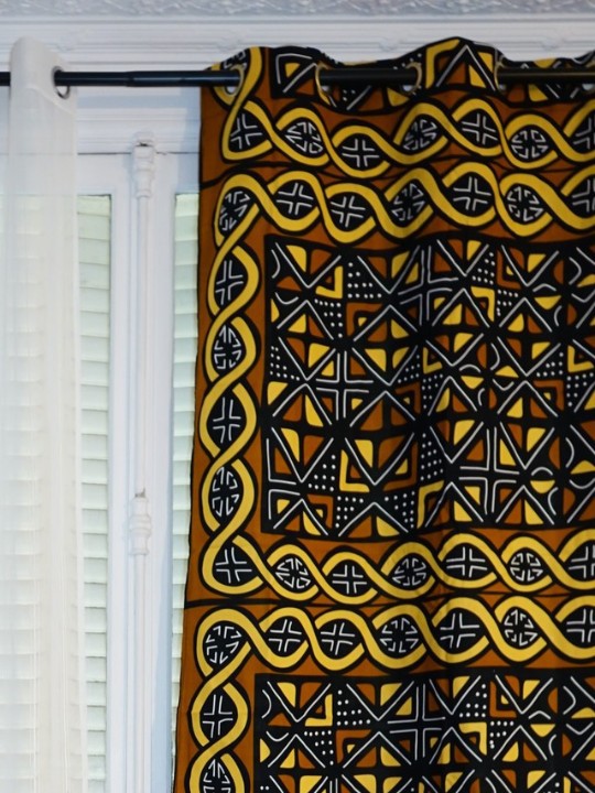 MUD curtain