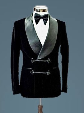 Un smoking en velours noir. Best-seller