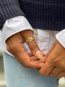 Filigree Aloalo ring in 18 carat gold